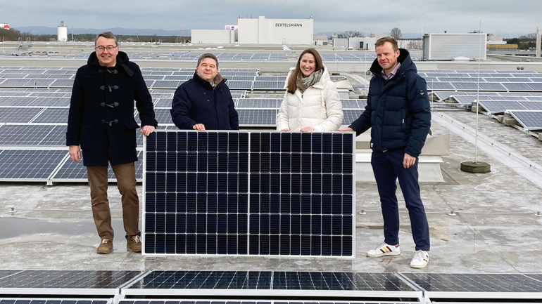 Stephan Schierke (Managing Director VVA/Arvato Supply Chain Solutions), Nico Nötzel (Project Manager at Arvato SCS), Miriam Bartsch (Corporate Responsibility Coordinator at Arvato SCS) and Andreas Barth (President Tech and Group Head of Corporate Responsibility &amp; Sustainability at Arvato SCS, f. l.)